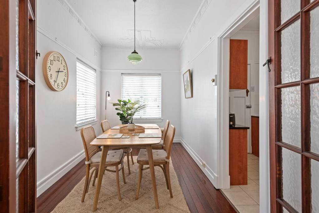 شقة Art Deco In Ascot! ~ 2 Bed / 1 Bath / 1 Car بريزبين المظهر الخارجي الصورة