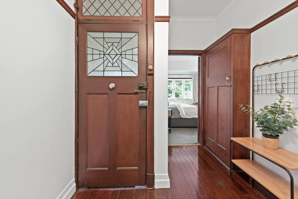 شقة Art Deco In Ascot! ~ 2 Bed / 1 Bath / 1 Car بريزبين المظهر الخارجي الصورة